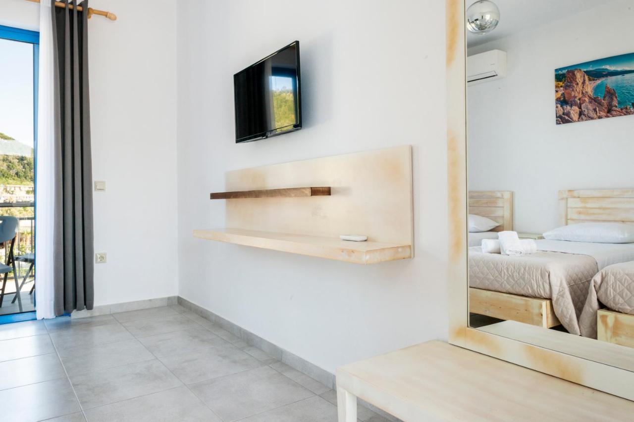 Blue Horizon Hotel Himare Bagian luar foto