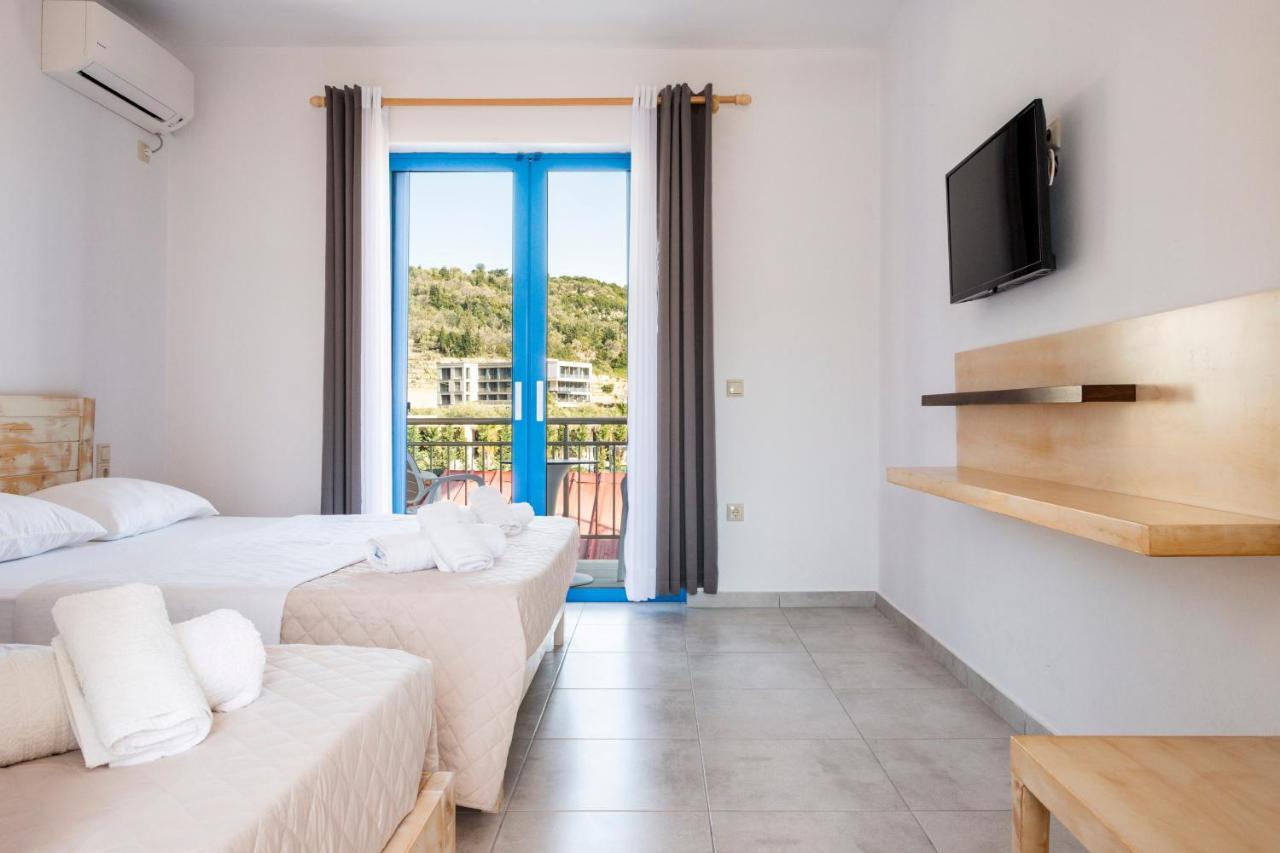Blue Horizon Hotel Himare Bagian luar foto