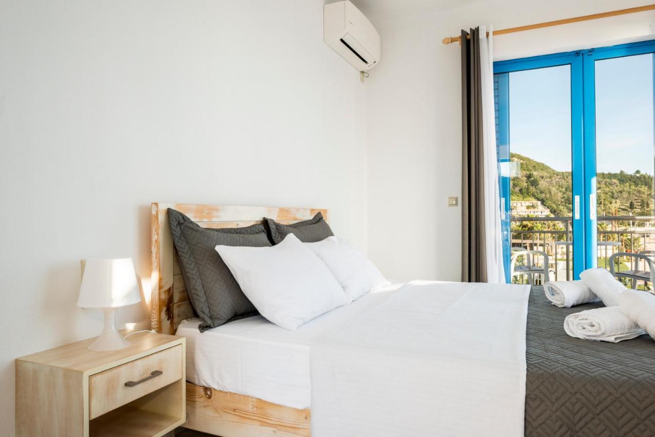 Blue Horizon Hotel Himare Bagian luar foto