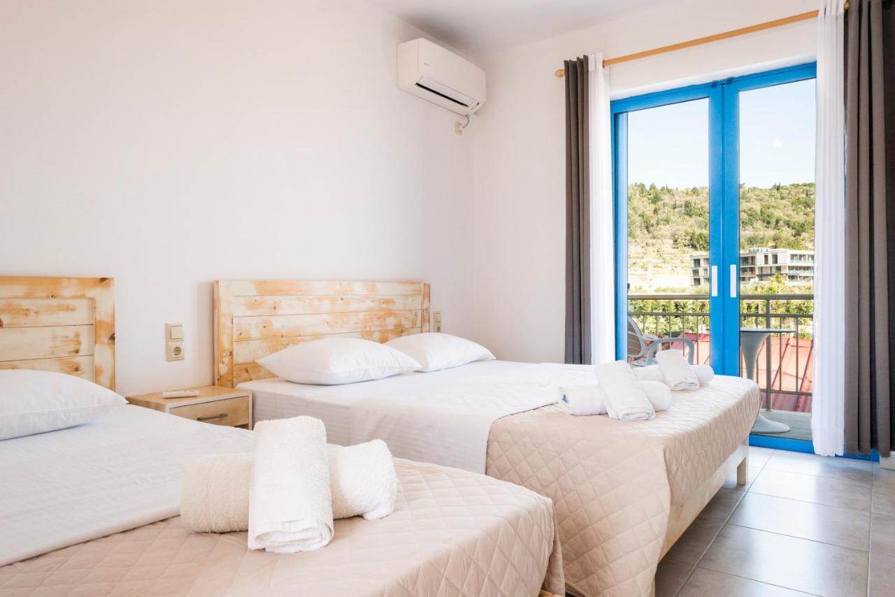 Blue Horizon Hotel Himare Bagian luar foto